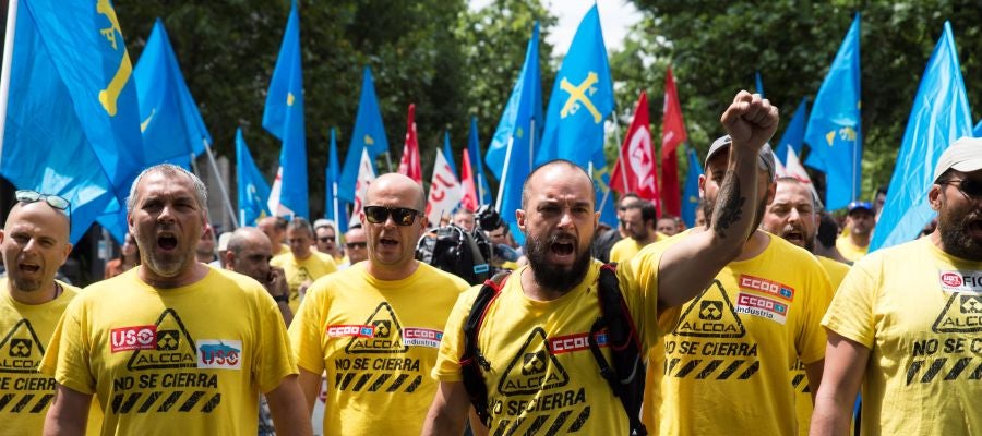 Industria consigue siete días más para negociar la venta de las plantas de Alcoa en España Industria consigue siete días más para negociar la venta de las plantas de Alcoa en España