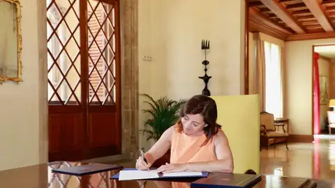 Francina Armengol firma los decretos para establecer la estructura del Govern y nombrar a los consellers Organigrama Govern balear