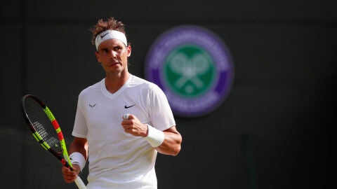 Nadal celebra un punto contra el japon&eacute;s Sugita