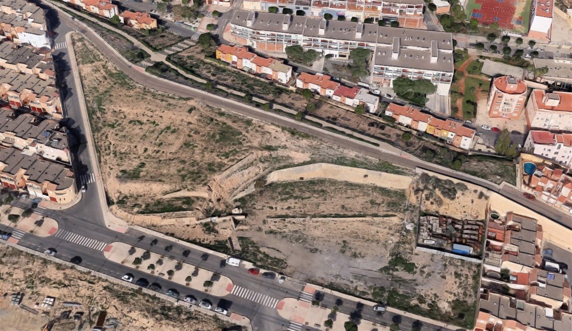 La Junta adjudica por 211.000 euros la redacción del proyecto para un nuevo IES en Huércal de Almería La Junta adjudica por 211.000 euros la redacción del proyecto para un nuevo IES en Huércal de Almería