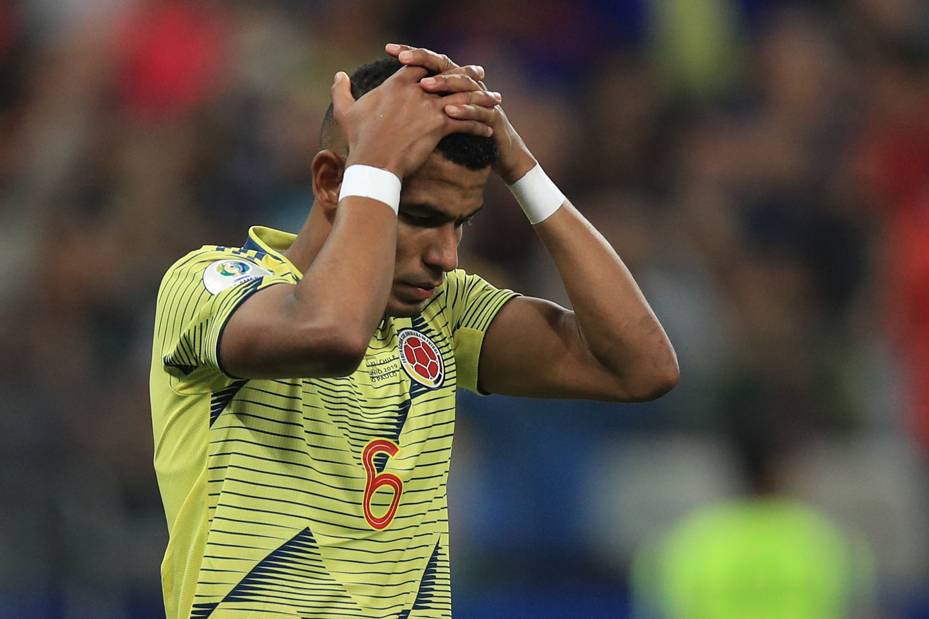 Amenazan de muerte al jugador colombiano William Tesillo tras fallar el penalti decisivo contra Chile Amenazan de muerte al jugador colombiano William Tesillo tras fallar el penalti decisivo contra Chile