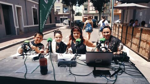 Lorena Pardo charl&oacute; con las reinas de las fiestas