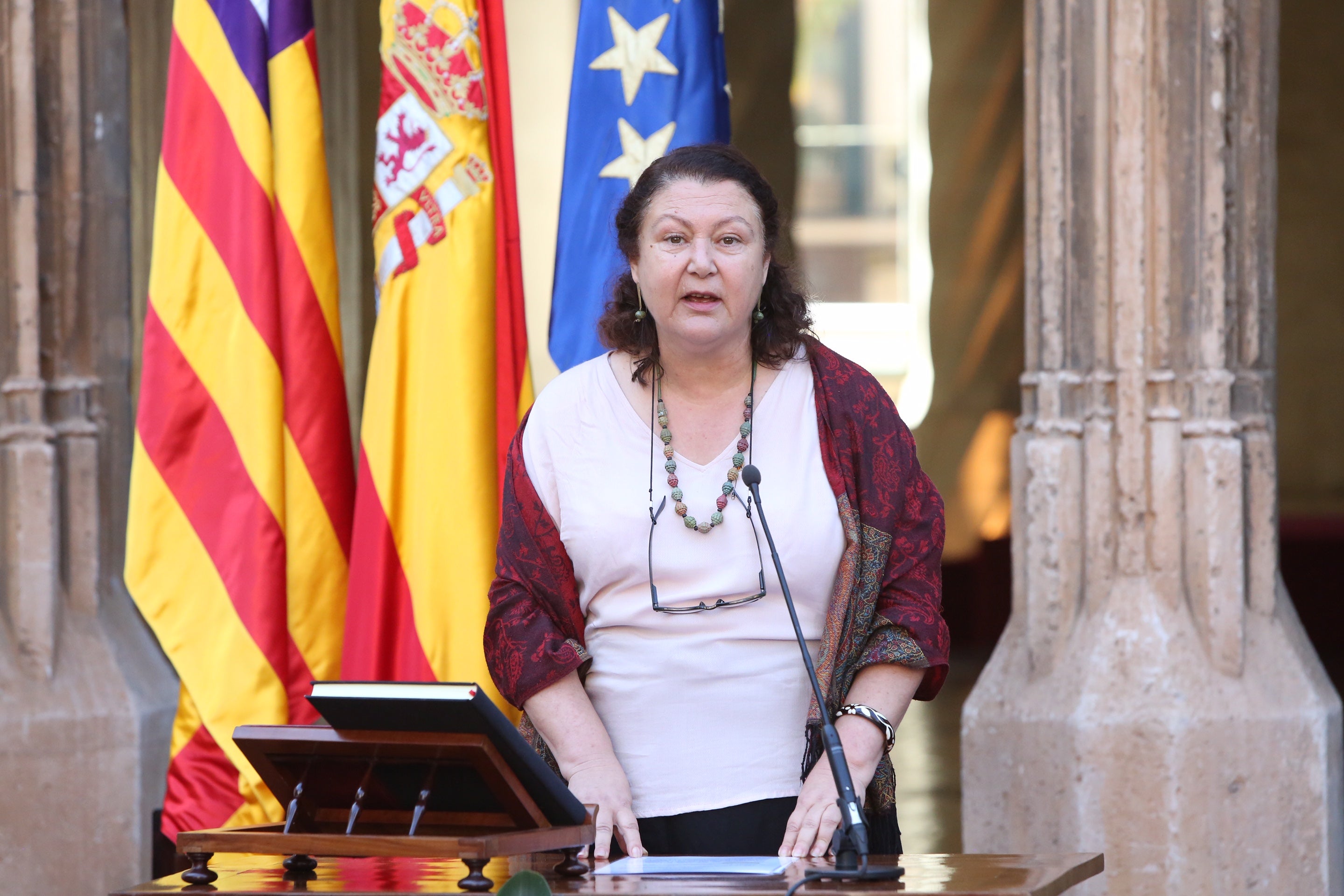 Mae de la Concha defiende en Onda Cero los complementos salariales. "Yo quiero el mejor equipo" Mae de la Concha defiende en Onda Cero los complementos salariales. "Yo quiero el mejor equipo"