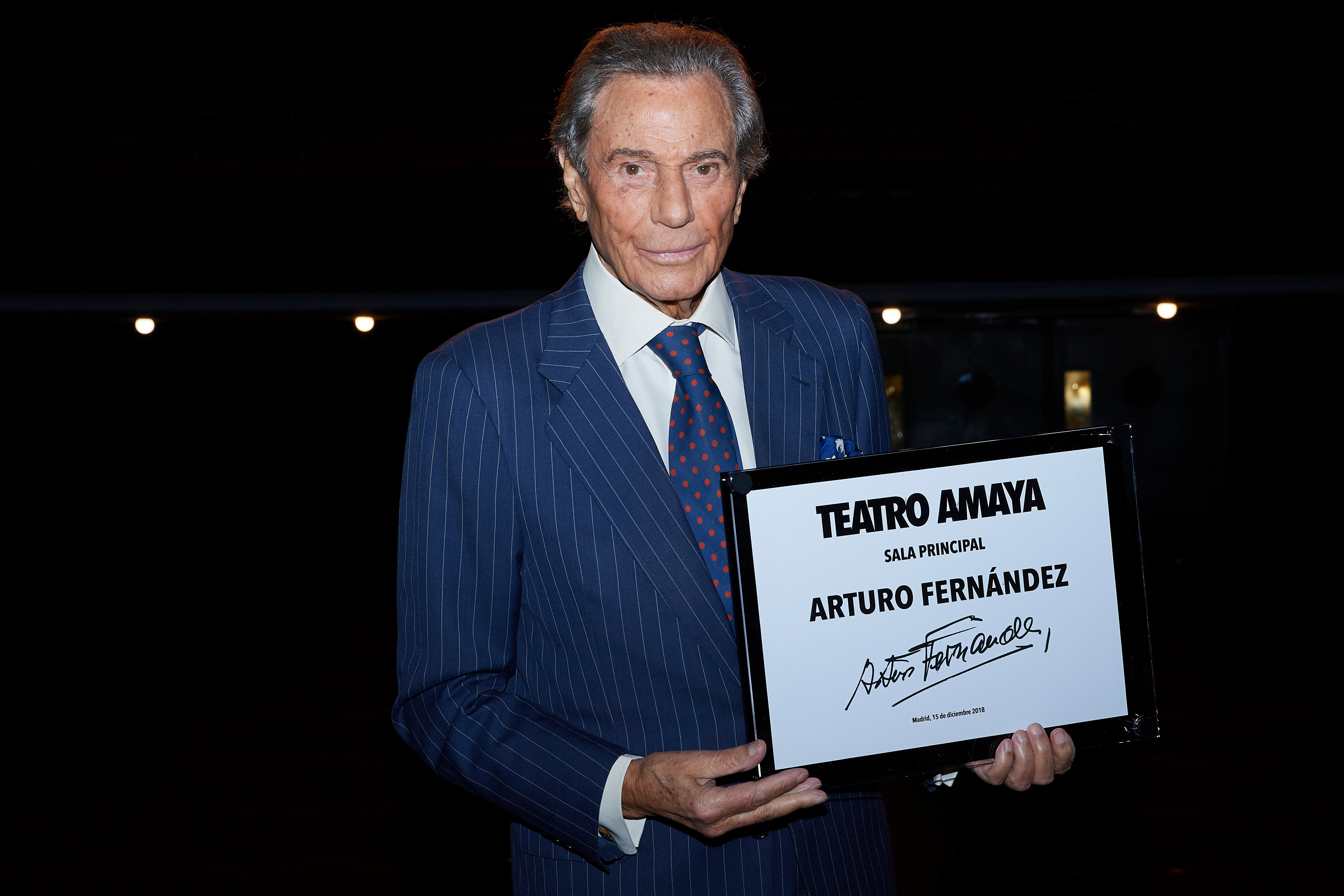 El mensaje de Pérez Reverte y otras reacciones en redes sociales a la muerte de Arturo Fernández: "Mi chatín favorito" El mensaje de Pérez Reverte y otras reacciones en redes sociales a la muerte de Arturo Fernández: "Mi chatín favorito"