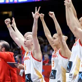 Las jugadoras de la selección española celebran el triunfo Las jugadoras de la selección española celebran el triunfo