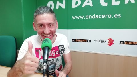 Esteban Gim&eacute;nez en los estudios de Onda Cero Elche