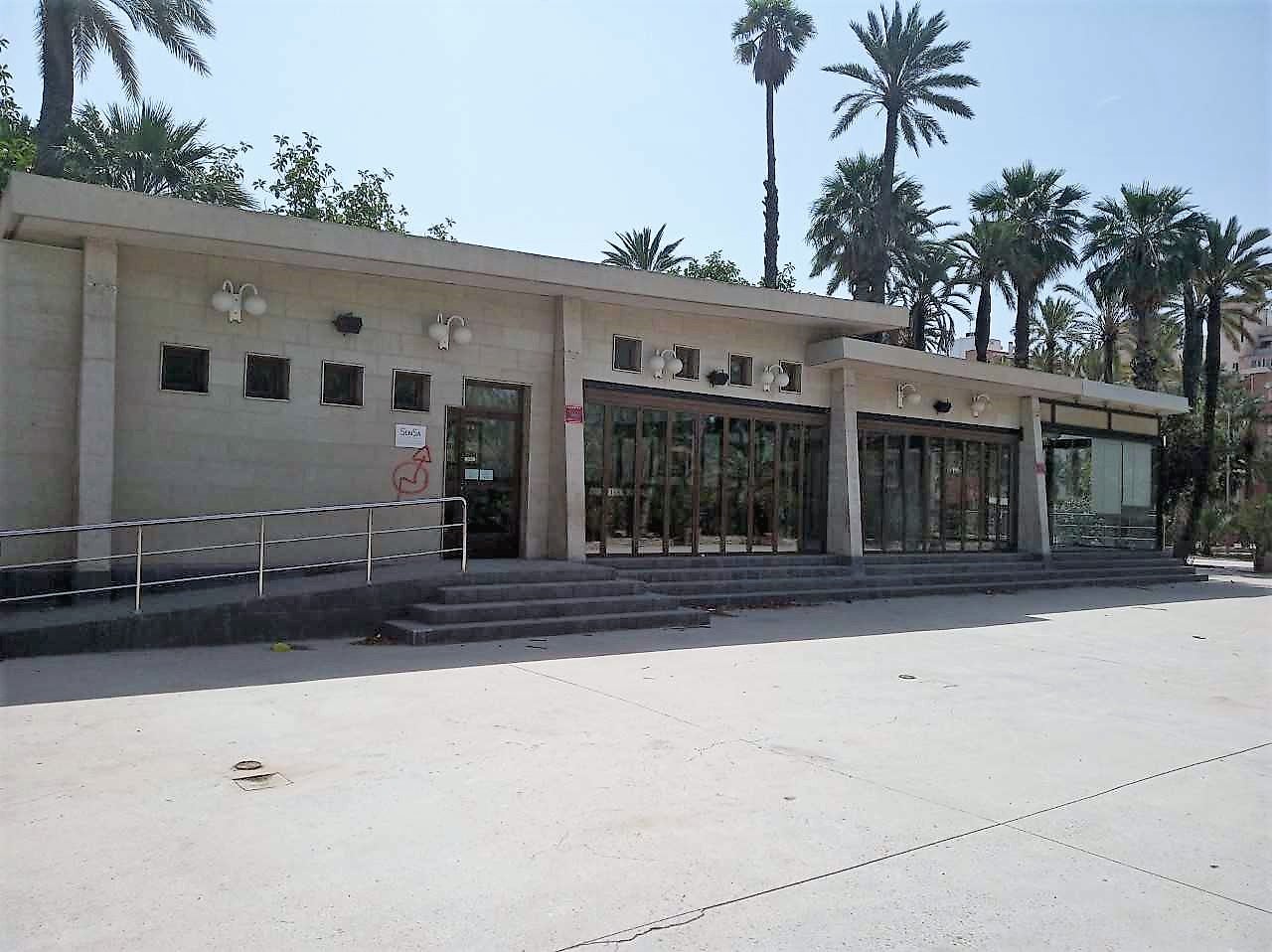 El Ayuntamiento de Elche adjudica este viernes la reapertura de la cafetería del Parque Deportivo ‘Emilio Villanueva’ El Ayuntamiento de Elche adjudica este viernes la reapertura de la cafetería del Parque Deportivo ‘Emilio Villanueva’