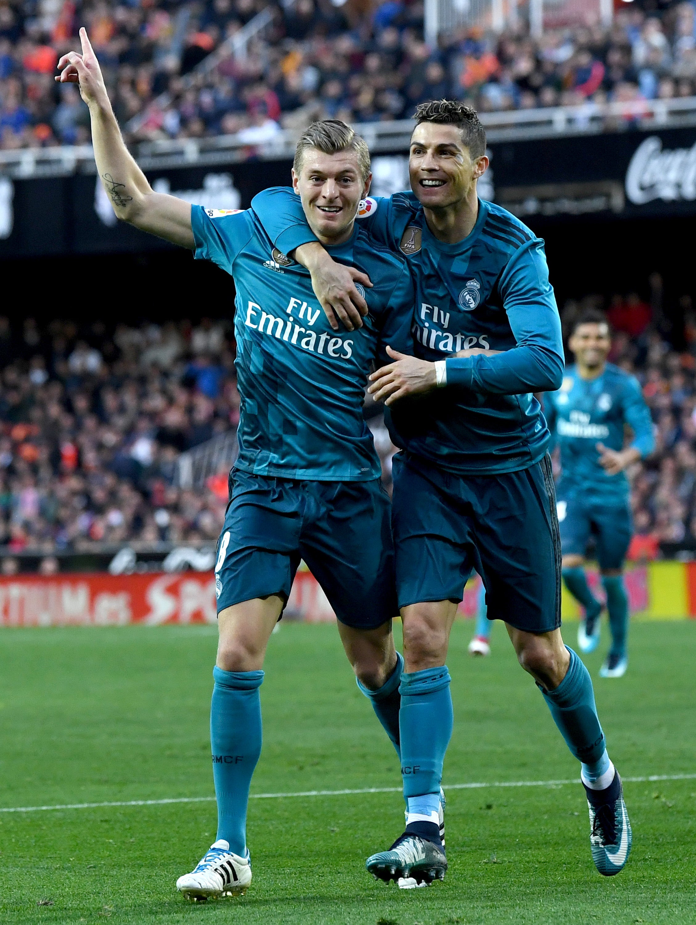 Kroos desvela cómo eran las barbacoas en casa de Cristiano Ronaldo: "Le pedía que bajara el volumen" Kroos desvela cómo eran las barbacoas en casa de Cristiano Ronaldo: "Le pedía que bajara el volumen"
