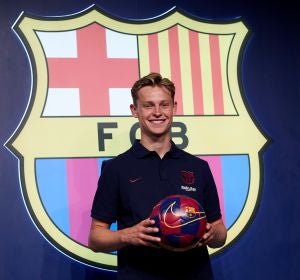De Jong sobre Messi: " Ahora mi ídolo será mi compañero" De Jong sobre Messi: " Ahora mi ídolo será mi compañero"
