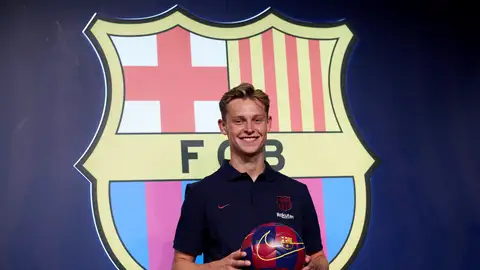 De Jong sobre Messi: " Ahora mi ídolo será mi compañero" De Jong sobre Messi: " Ahora mi ídolo será mi compañero"