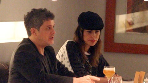 Alejandro Sanz y Raquel Perera