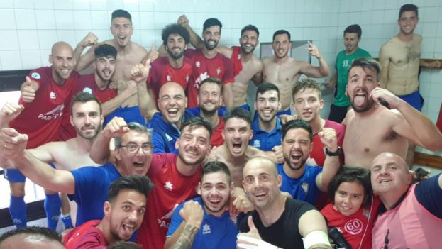 Berni, el presidente y delantero del Villarrobledo cuenta el milagro del ascenso a Segunda B Berni, el presidente y delantero del Villarrobledo cuenta el milagro del ascenso a Segunda B