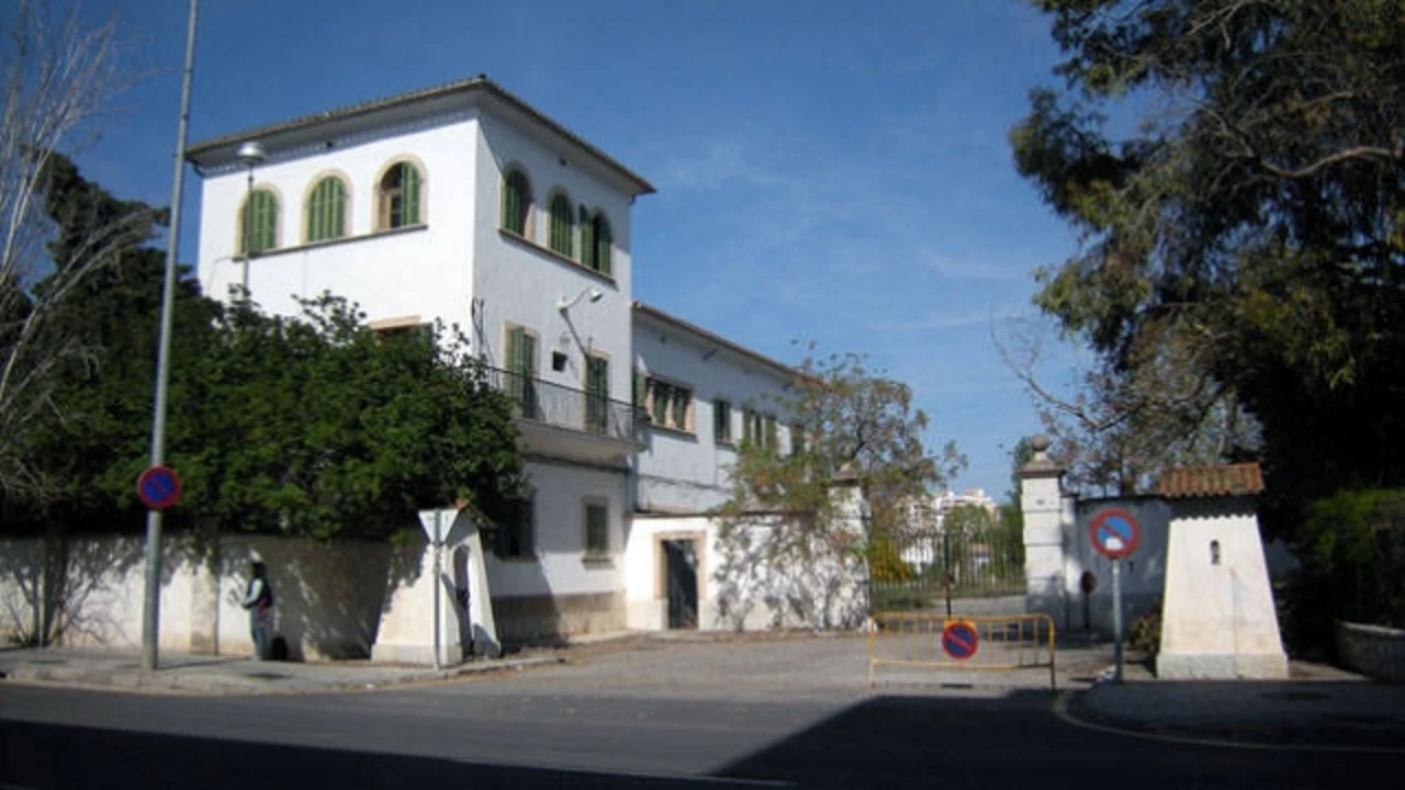Cuartel de artillería de Son Busquets