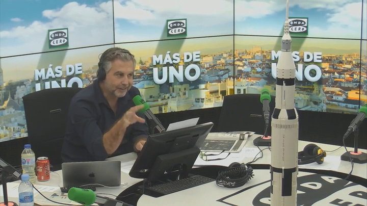 Carlos Alsina: "La llegada del hombre a la Luna está sucediendo, hace cincuenta años, y lo vamos a vivir en directo, con ustedes" Carlos Alsina: "La llegada del hombre a la Luna está sucediendo, hace cincuenta años, y lo vamos a vivir en directo, con ustedes"