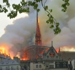 El heroísmo de los bomberos evitó el derrumbe de la catedral de Notre Dame, según una investigación El heroísmo de los bomberos evitó el derrumbe de la catedral de Notre Dame, según una investigación