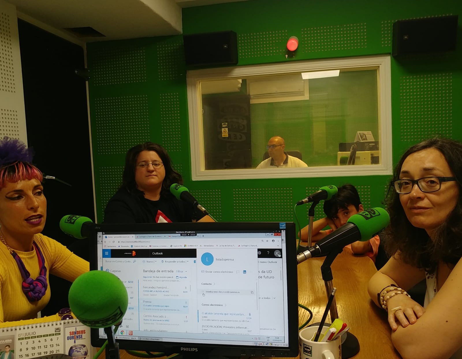 Tertulia en Femenino en Ourense en la onda Tertulia en Femenino en Ourense en la onda