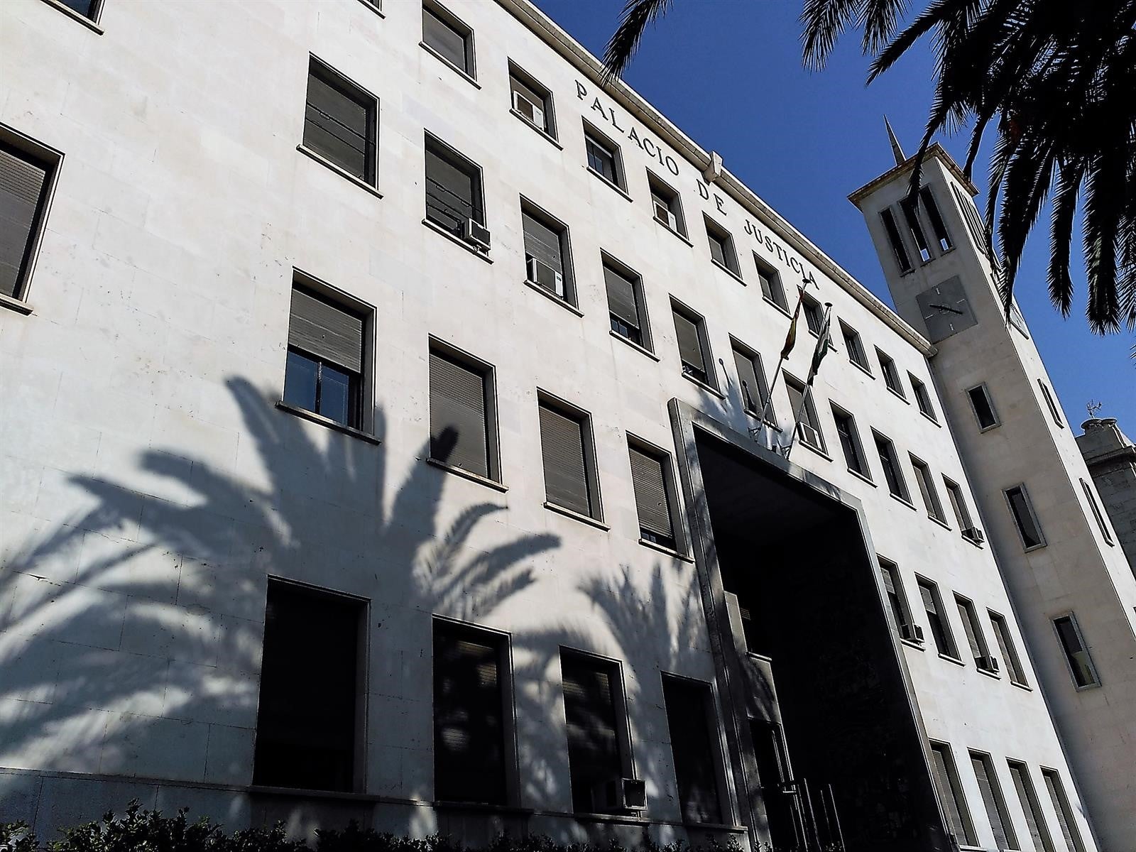 Un jurado enjuiciará al conductor que huyó tras el accidente con dos fallecidos en Almería Un jurado enjuiciará al conductor que huyó tras el accidente con dos fallecidos en Almería