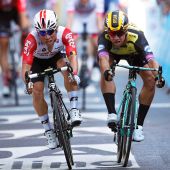 Caleb Ewan gana la etapa del Tour