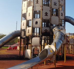 Las llamas han quemado parcialmente el castillo infantil de Sa Riera Las llamas han quemado parcialmente el castillo infantil de Sa Riera