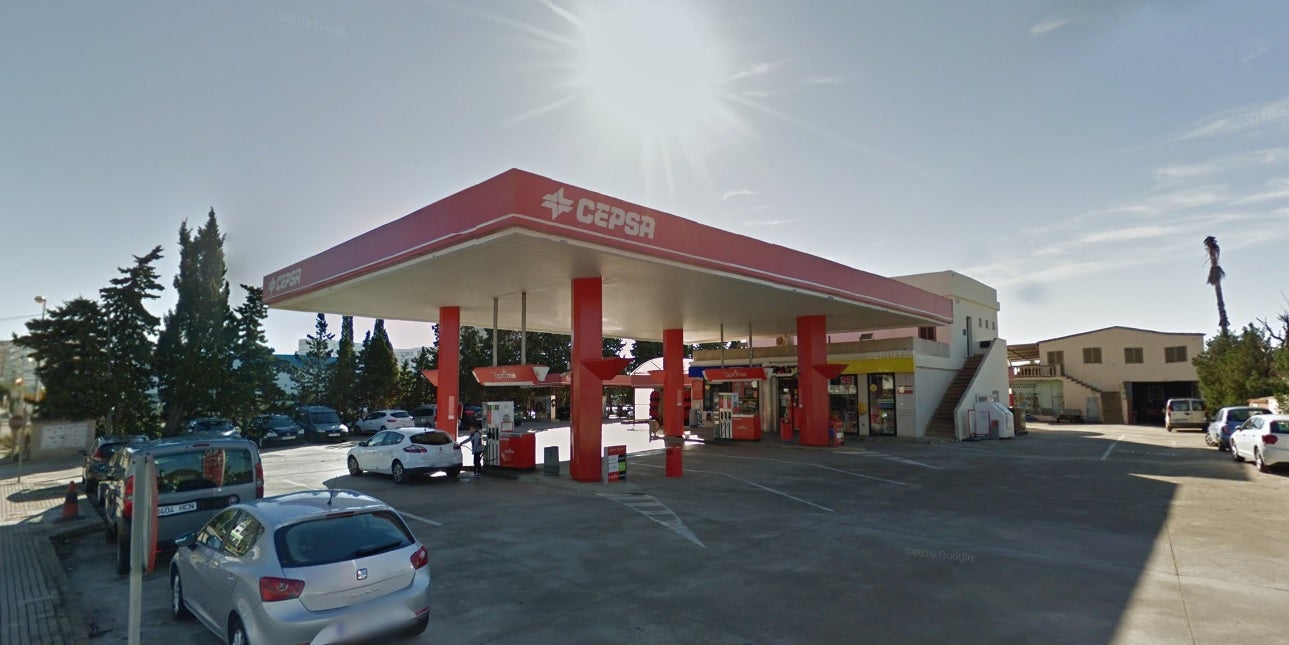 Un encapuchado roba una gasolinera en Cala Millor con un cuchillo Un encapuchado roba una gasolinera en Cala Millor con un cuchillo