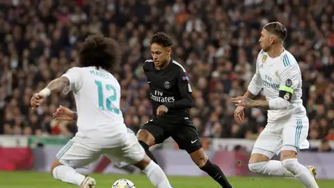 Neymar con Sergio Ramos en el enfrentamiento Neymar con Sergio Ramos en el enfrentamiento