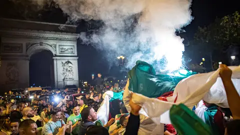 Detenidas 198 personas en Francia por los altercados tras la final de la Copa de África. Detenidas 198 personas en Francia por los altercados tras la final de la Copa de África.