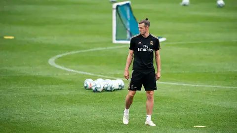 Gareth Bale en uno de sus últimos entrenamientos de blanco Gareth Bale en uno de sus últimos entrenamientos de blanco