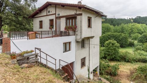 Edificio desde el que un beb&eacute; de veinte meses ha ca&iacute;do