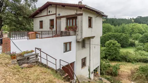 Edificio desde el que un bebé de veinte meses ha caído Edificio desde el que un bebé de veinte meses ha caído