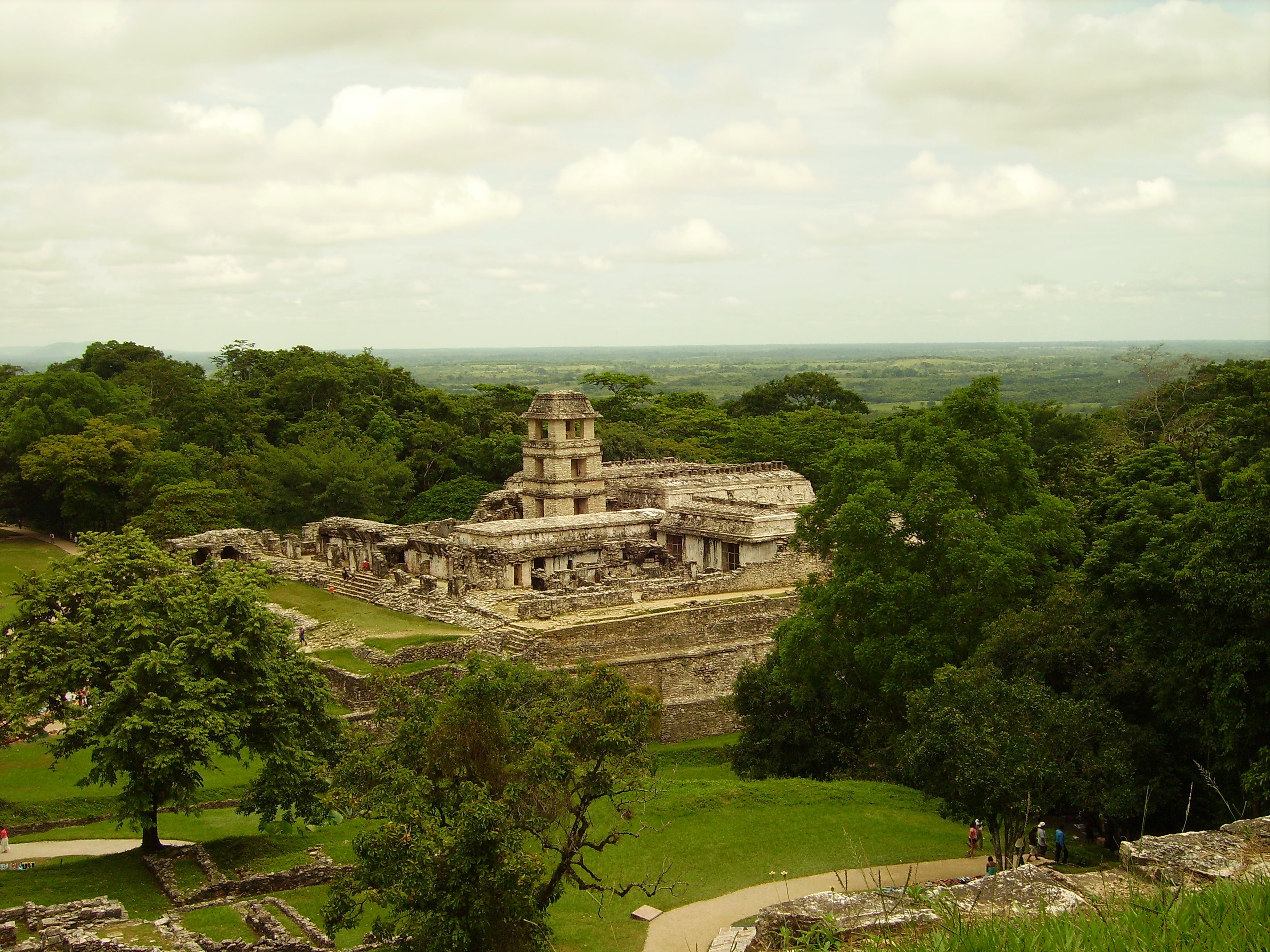 Tertulia Zona Cero: La desaparición de la civilización maya Tertulia Zona Cero: La desaparición de la civilización maya