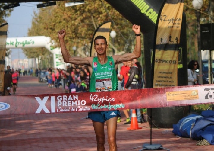El atleta Jaouad Tougane, expulsado por presuntos robos en Valencia El atleta Jaouad Tougane, expulsado por presuntos robos en Valencia