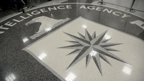 Escudo de la CIA en la sede de Langley, Virginia, Estados Unidos.