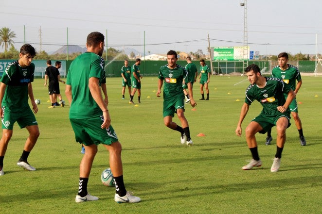 El Elche CF vuelve a los entrenamientos con sesión doble El Elche CF vuelve a los entrenamientos con sesión doble