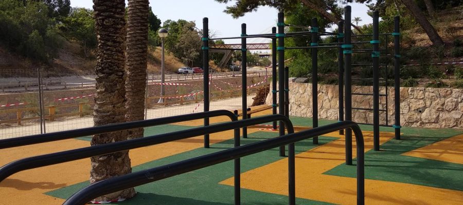 Nueva zona de calistenia y estiramientos ubicado en el sector sur de la ladera del Río Vinalopó. Nueva zona de calistenia y estiramientos ubicado en el sector sur de la ladera del Río Vinalopó.