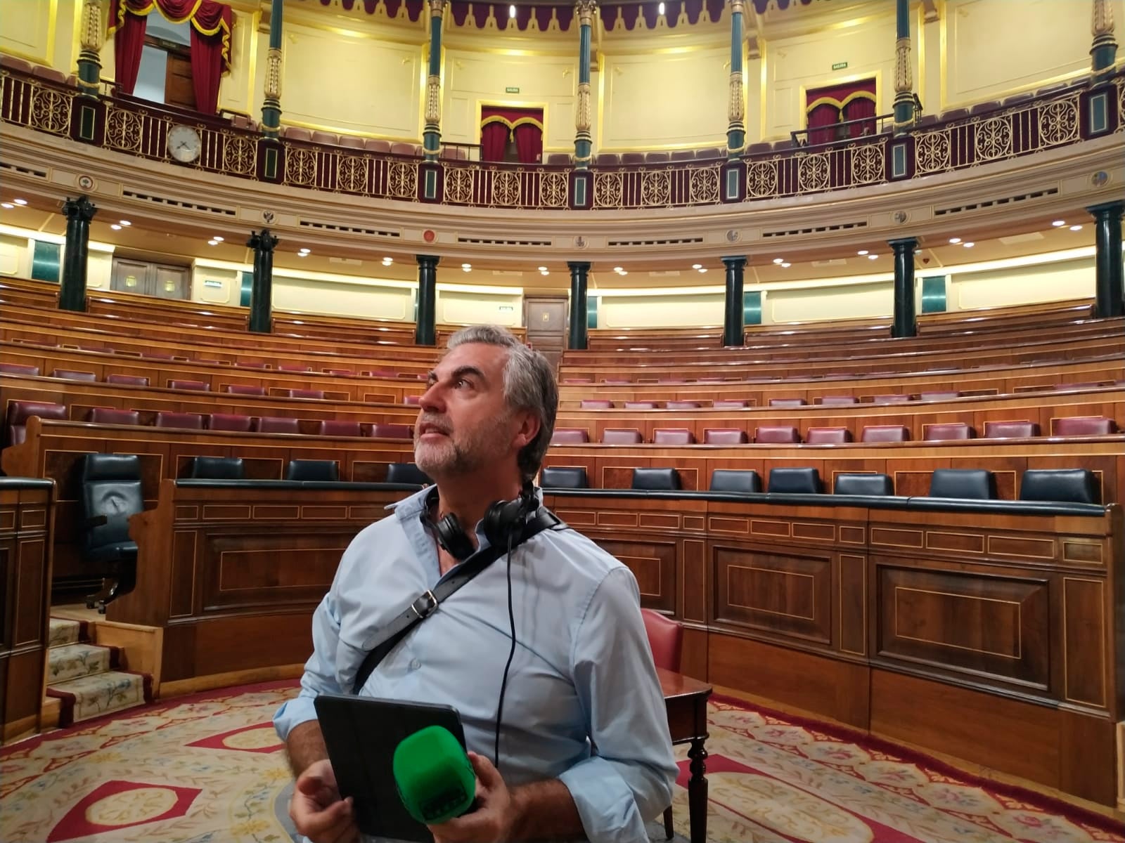 Carlos Alsina en el hemiciclo del Congreso de los Diputados Carlos Alsina en el hemiciclo del Congreso de los Diputados