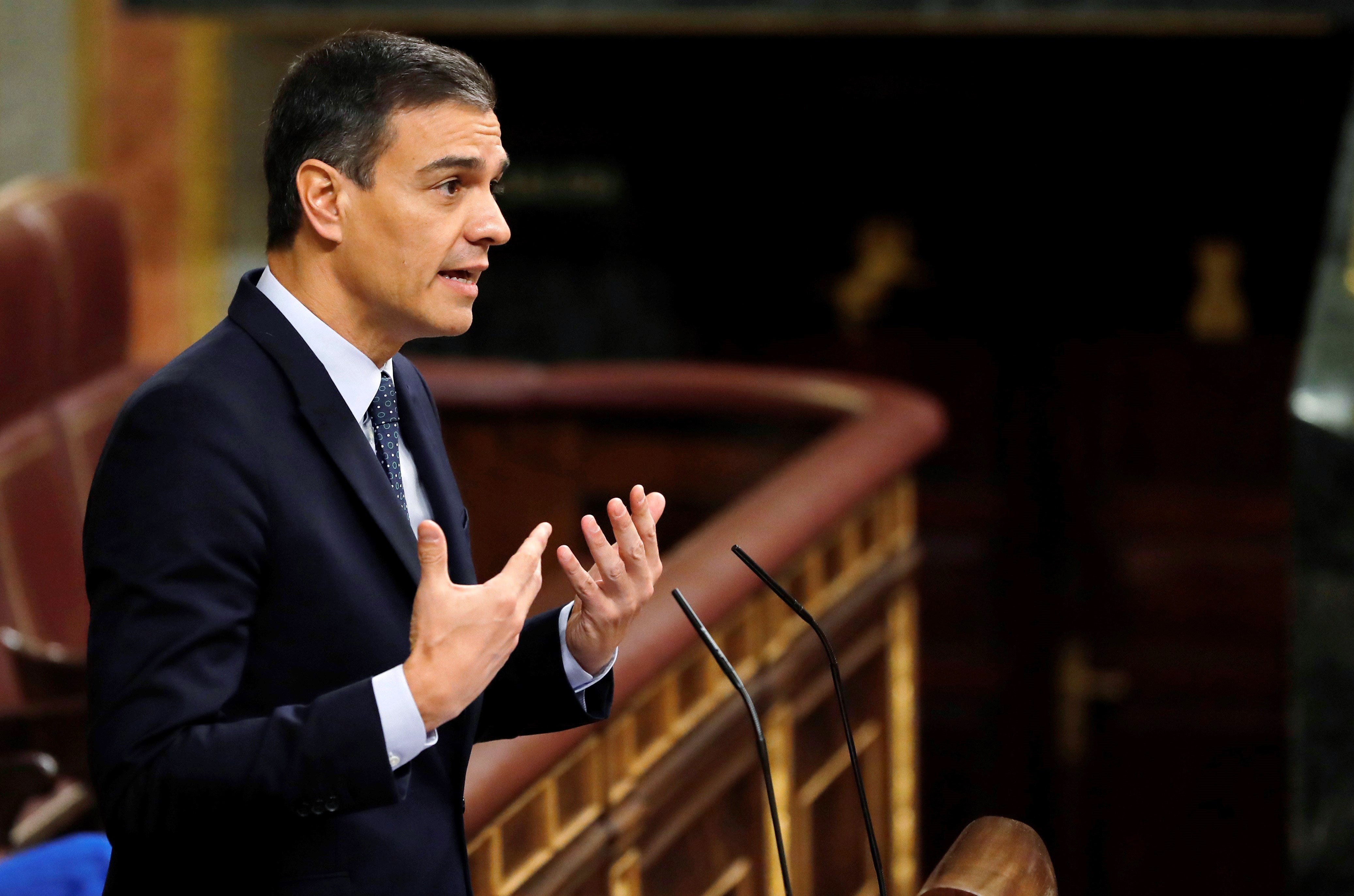 Las preguntas de Amón: "¿Por qué no se le organiza a Sánchez un debate consigo mismo, con todos los Sánchez que conocemos?" Las preguntas de Amón: "¿Por qué no se le organiza a Sánchez un debate consigo mismo, con todos los Sánchez que conocemos?"