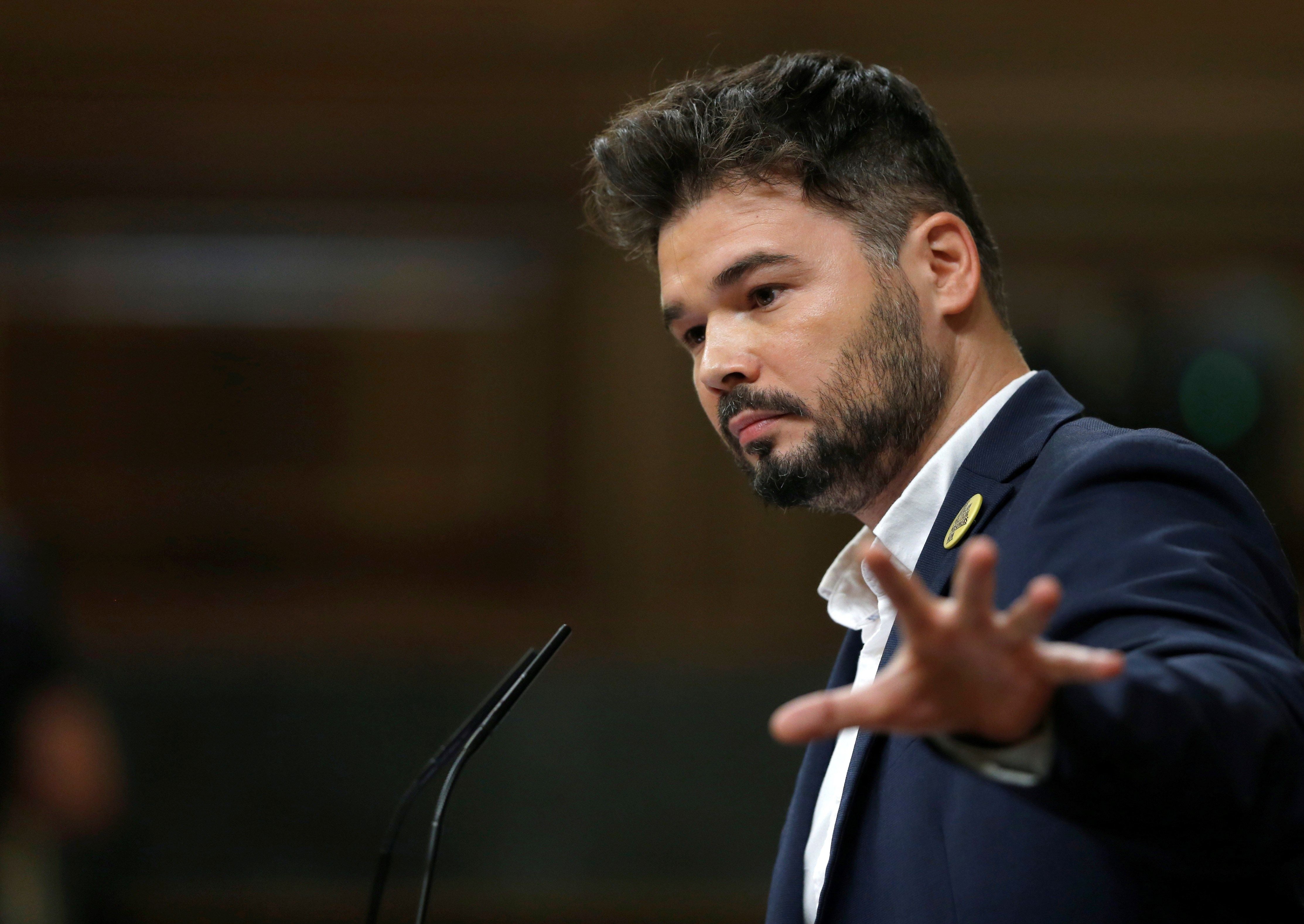 Rufián ironiza sobre el accidente del paracaidista y Rivera le responde en Twitter Rufián ironiza sobre el accidente del paracaidista y Rivera le responde en Twitter