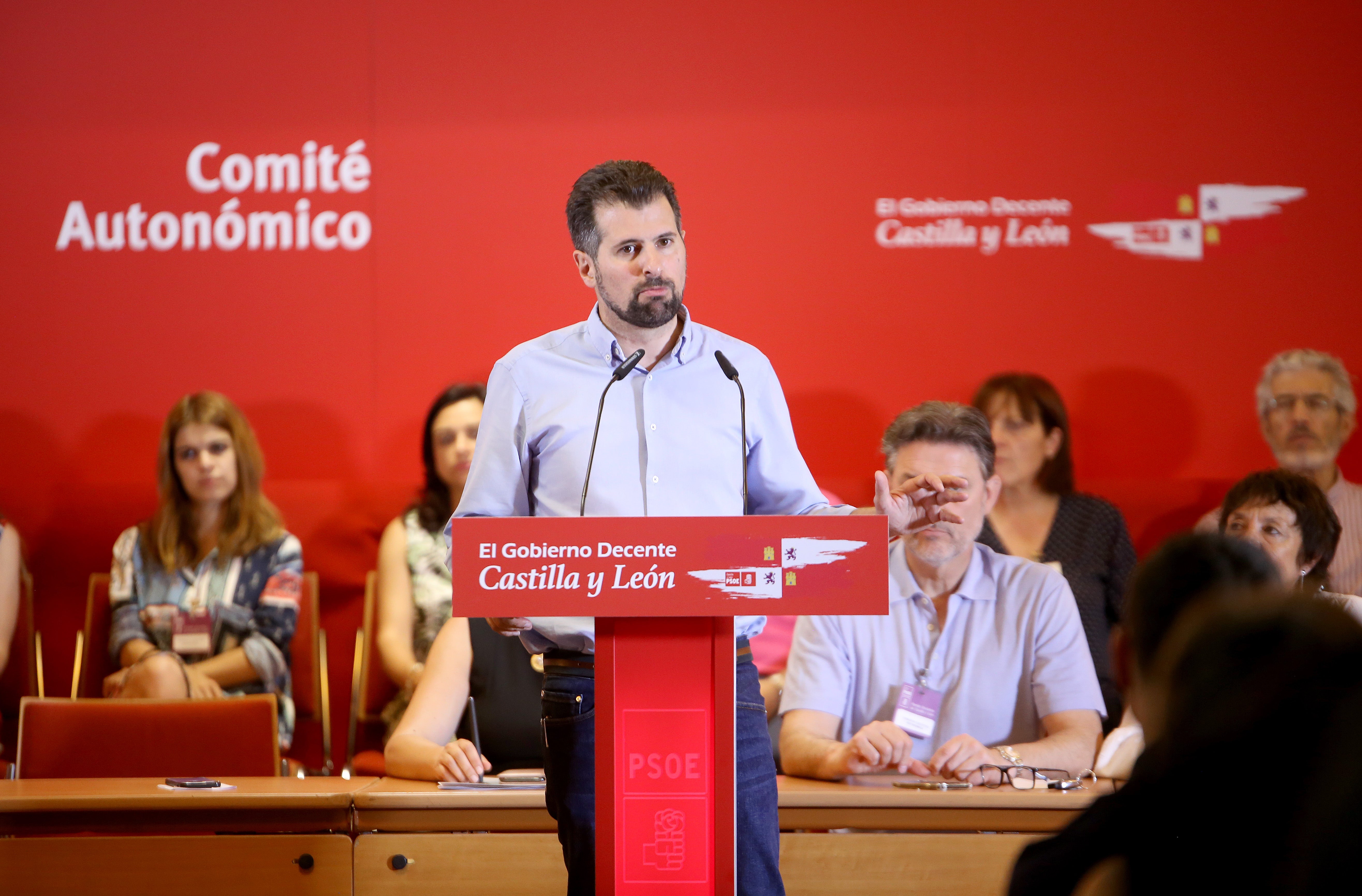 Tudanca afirma que el PSOE será coherente en la votación de los senadores Tudanca afirma que el PSOE será coherente en la votación de los senadores