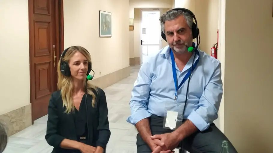 Cayetana Álvarez de Toledo junto a Carlos Alsina durante su entrevista Cayetana Álvarez de Toledo junto a Carlos Alsina durante su entrevista