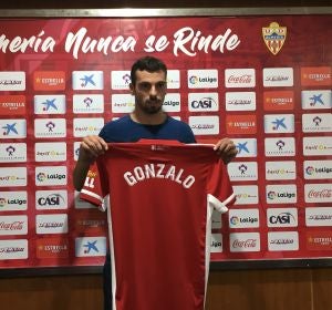 Gonzalo Bueno (UD Almería) Gonzalo Bueno (UD Almería)