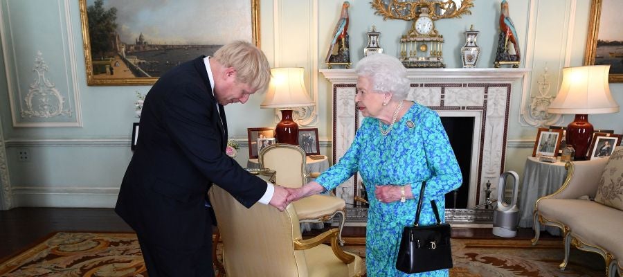 Boris Johnson, durante una audiencia con la reina Isabel II Boris Johnson, durante una audiencia con la reina Isabel II