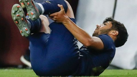 Asensio, tendido en el suelo