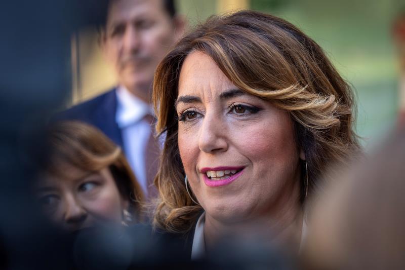 Susana Díaz, sobre las pulseras antimaltrato: "Hay mujeres que renuncian porque pitan muchas veces y les genera ansiedad" Susana Díaz, sobre las pulseras antimaltrato: "Hay mujeres que renuncian porque pitan muchas veces y les genera ansiedad"
