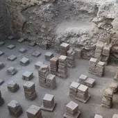 Área de las termas romanas en la que se han encontrado lo que habrían sido taquillas. Área de las termas romanas en la que se han encontrado lo que habrían sido taquillas.