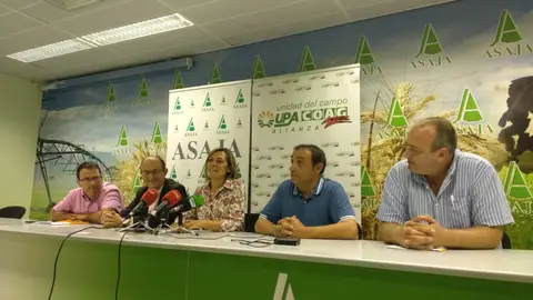 Peticiones de las OPAS a los portavoces del PP en la comisión de Agricultura y Ganadería en Congreso y Senado. e Palencia