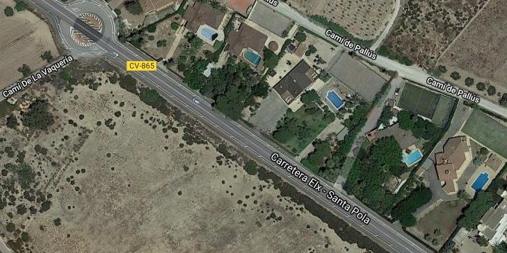 La Policía Local de Elche detiene a dos hombres con cocaína tras la alerta por robo en una casa de la pedanía de Valverde La Policía Local de Elche detiene a dos hombres con cocaína tras la alerta por robo en una casa de la pedanía de Valverde