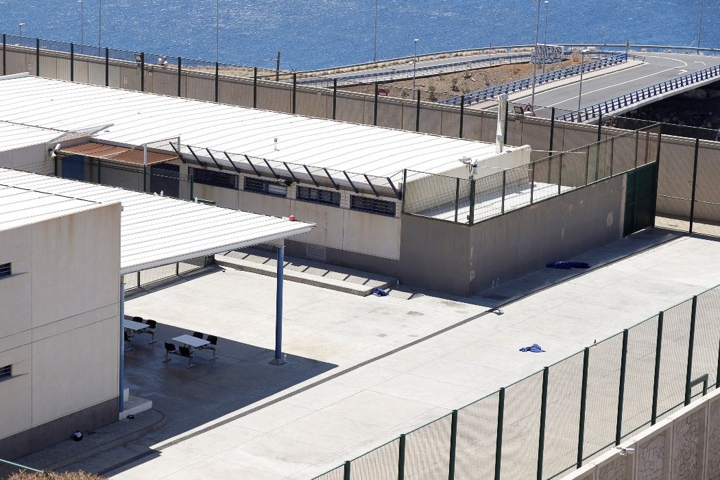 Un nuevo grupo de ocho inmigrantes se fuga del CIE de Tenerife Un nuevo grupo de ocho inmigrantes se fuga del CIE de Tenerife