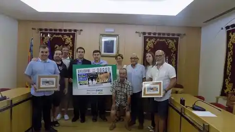 Presentación del cupón de la ONCE ilustrado con motivos de las fiestas de Moros y Cristianos de Aspe. Presentación del cupón de la ONCE ilustrado con motivos de las fiestas de Moros y Cristianos de Aspe.