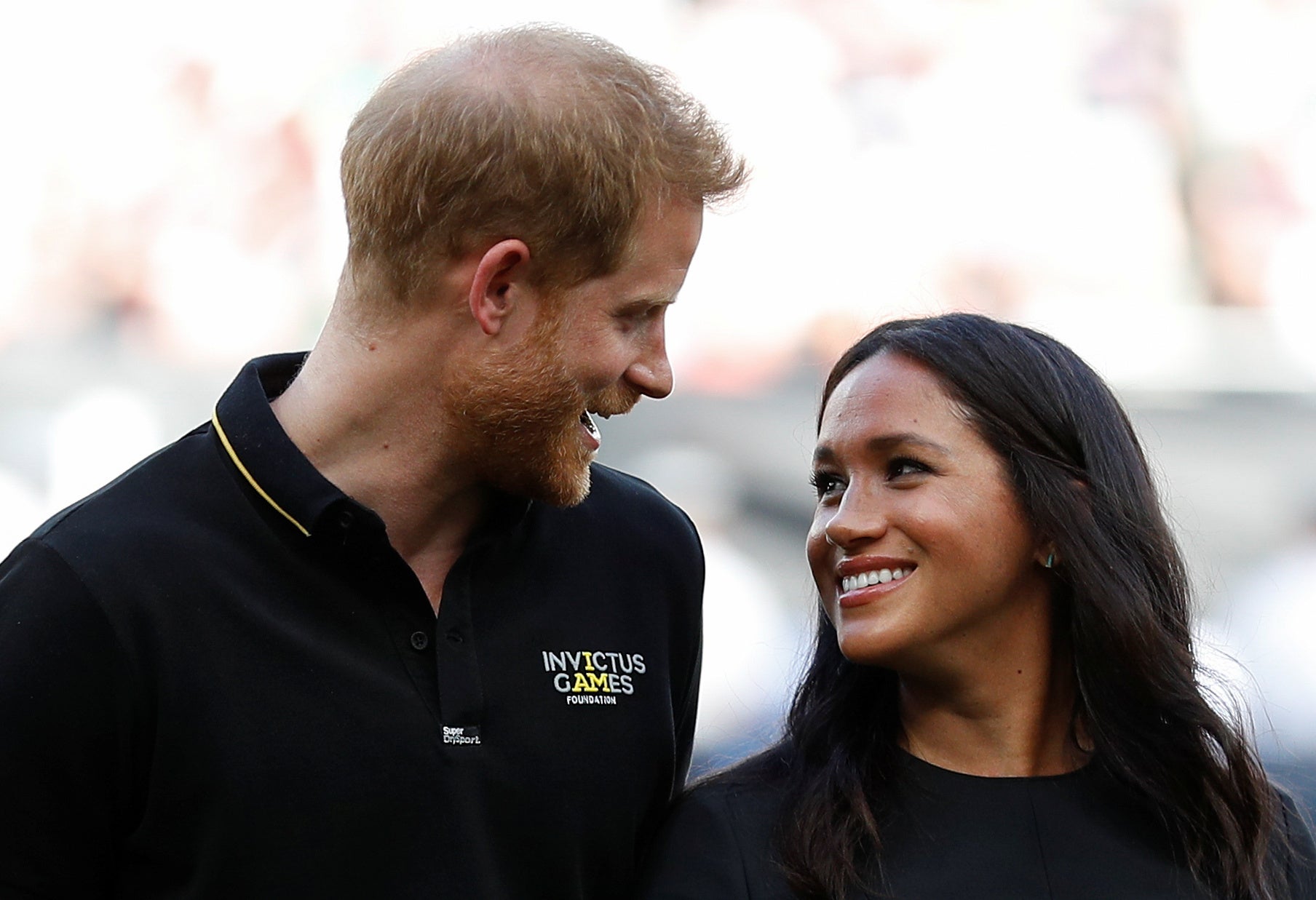 Los duques de Sussex dan un paso atrás como miembros de la Familia Real británica para ser "financieramente independientes" Los duques de Sussex dan un paso atrás como miembros de la Familia Real británica para ser "financieramente independientes"