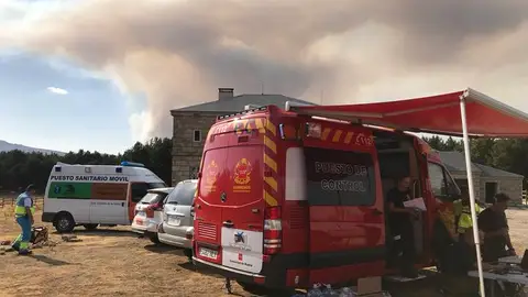 Un incendio en la sierra madrileña se acerca al Parque Nacional de Guadarrama Un incendio en la sierra madrileña se acerca al Parque Nacional de Guadarrama